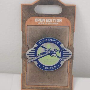 Disney Star Wars Galaxy's Edge GLOWING Resistance Fighter Trading Pin - NWT